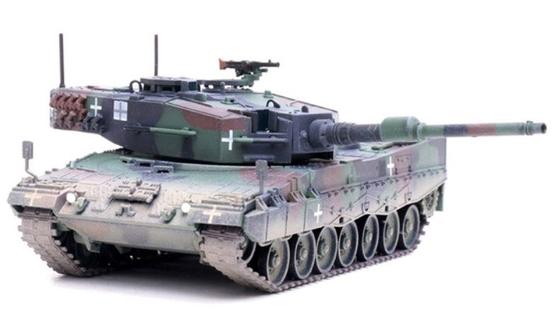 Krauss-Maffei Tank Leopard 2A4 & snorkel / Ukrainian Army / Panzerkampf 1:72 - 12226PC