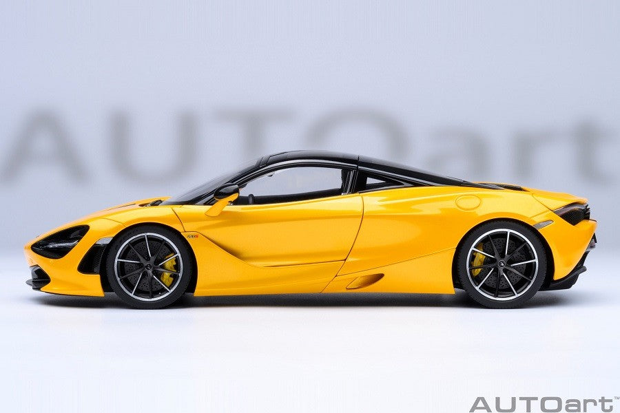 McLaren 720S Volcano Yellow - Autoart 1/18 - 76070 - Passion Diecast 