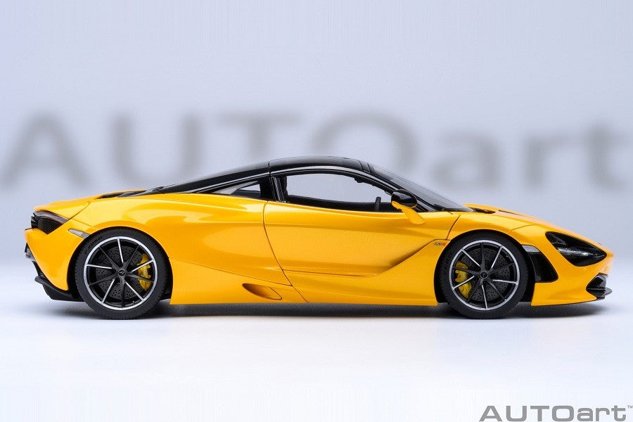 McLaren 720S Volcano Yellow - Autoart 1/18 - 76070 - Passion Diecast 