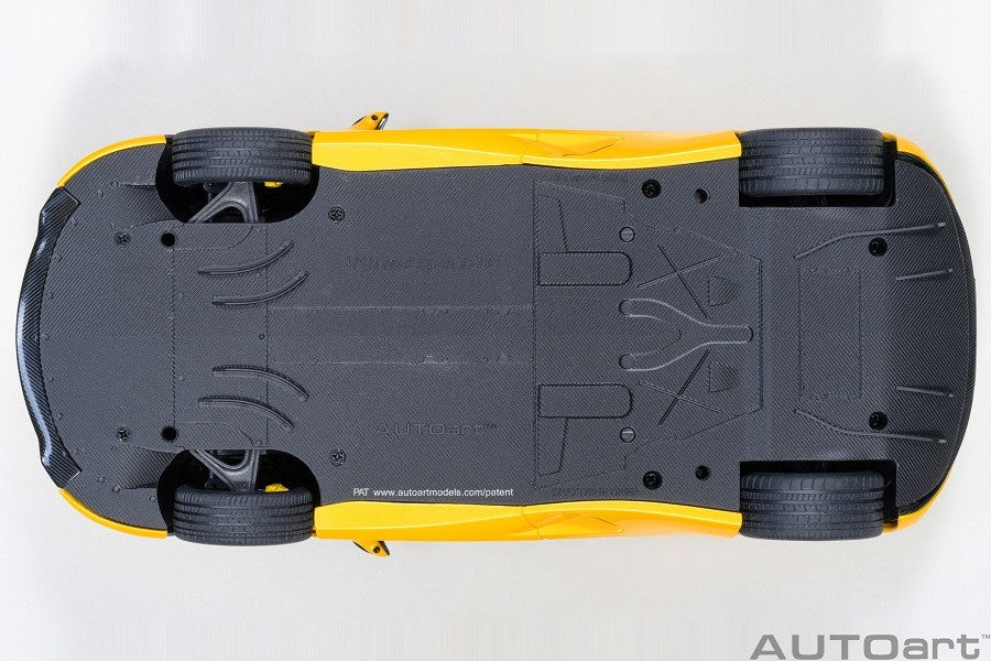 McLaren 720S Volcano Yellow - Autoart 1/18 - 76070 - Passion Diecast 