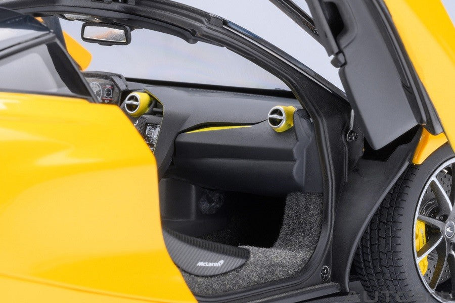 McLaren 720S Volcano Yellow - Autoart 1/18 - 76070 - Passion Diecast 