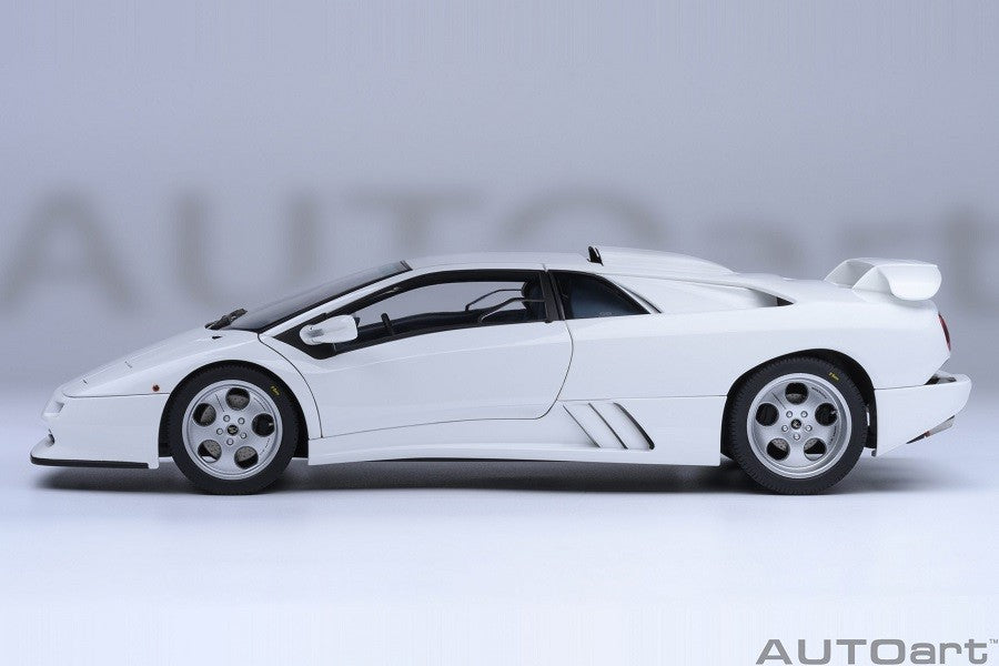 Lamborghini Diablo SE JOTA Impact White - Autoart 1/18 - 79145 - Passion Diecast 