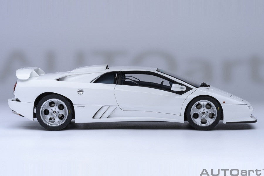 Lamborghini Diablo SE JOTA Impact White - Autoart 1/18 - 79145 - Passion Diecast 