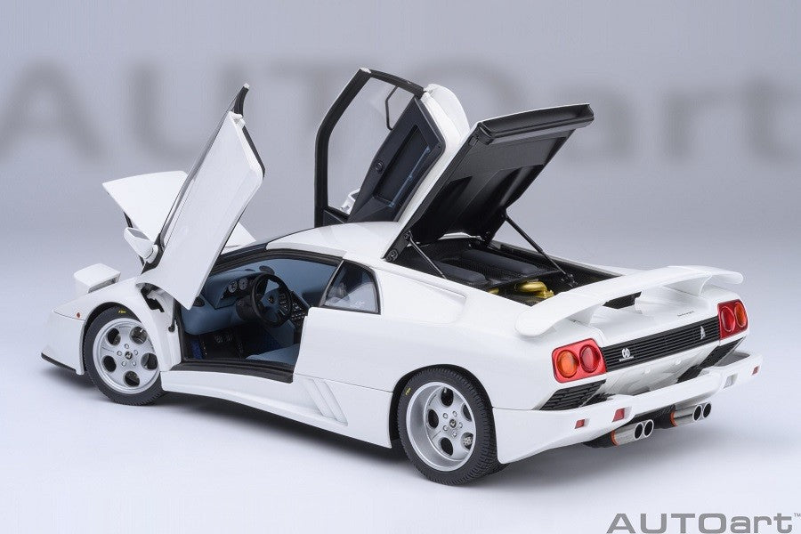 Lamborghini Diablo SE JOTA Impact White - Autoart 1/18 - 79145 - Passion Diecast 