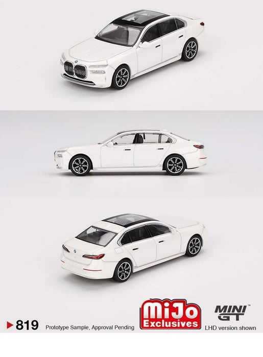 BMW i7 xDrive60 Mineral White - Mini GT - 1:64 - MGT00819 Passion Diecast