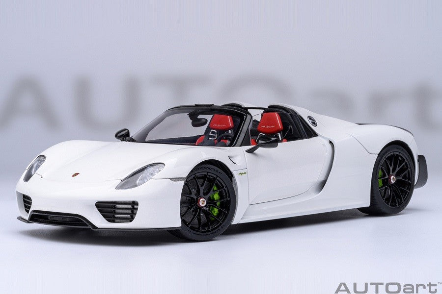 Porsche 918 Spyder Weissach Package (White with Red interior) - Autoart 1/18 - 77920 - Passion Diecast 