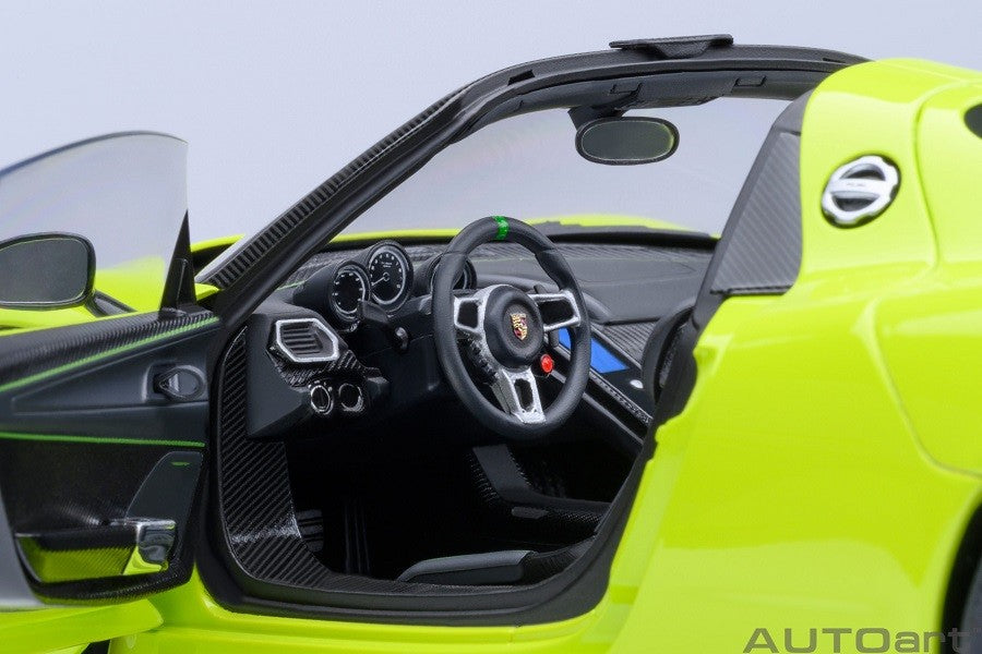 Porsche 918 Spyder Weissach Package (Acid Green) - Autoart 1/18 - 77921 - Passion Diecast 