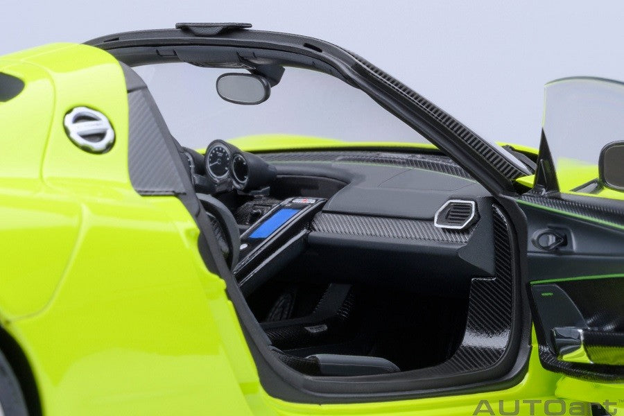 Porsche 918 Spyder Weissach Package (Acid Green) - Autoart 1/18 - 77921 - Passion Diecast 