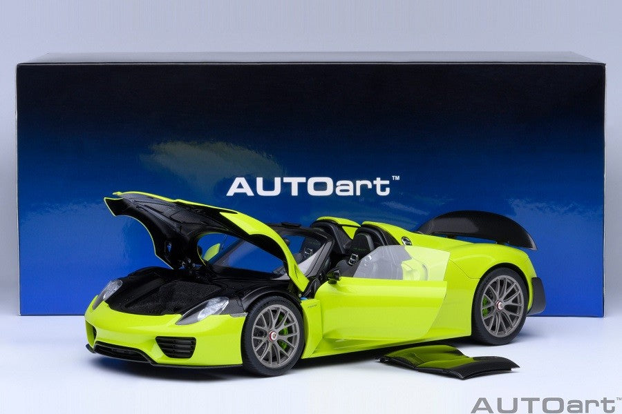 Porsche 918 Spyder Weissach Package (Acid Green) - Autoart 1/18 - 77921 - Passion Diecast 