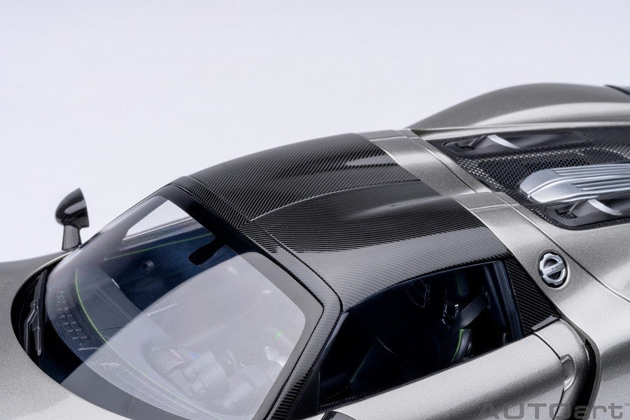 Porsche 918 Spyder Weissach Package (Liquid Metal Silver) - Autoart 1/18 - 77922 - Passion Diecast 
