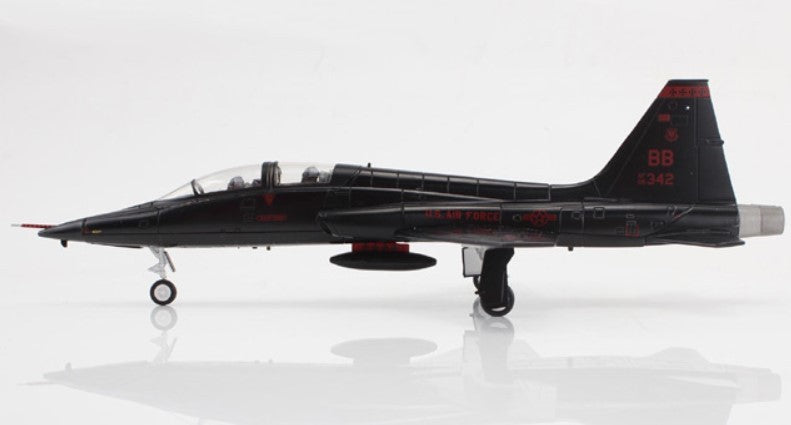 (Preorder) Northrop T-38A Talon / USAF 9th RS, 1st RS, no. 65-10342, Beale AFB, CA, 2006 / Hobby Master 1:72 HA5411
