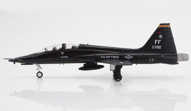 (Preorder)Northrop T-38A Talon / USAF 1st OG, 7th FTS, no. 62-3702, Langley AFB, VA, 2023 / Hobby Master 1:72 HA5412