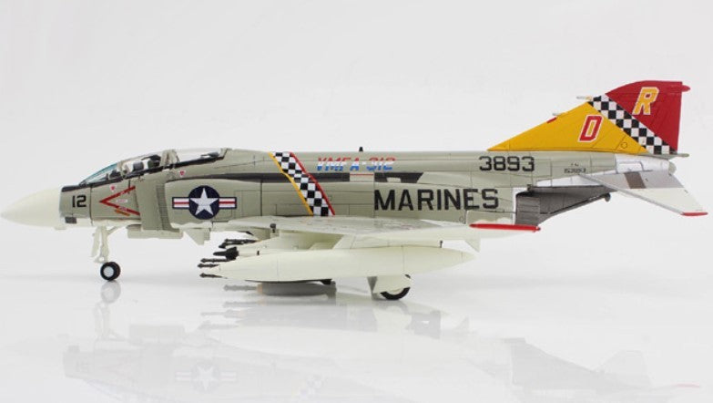 (Preorder) McDonnell Douglas F-4F Phantom II / USMC VMFA-312 Checkerboards, DR12, 1976 / Hobby Master 1:72 HA19067