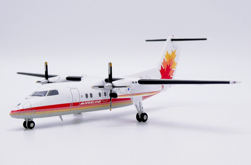 House Color  Bombardier Dash 8 Q100 / C-GGPJ  - JC Wings - 1/200 - LH2367