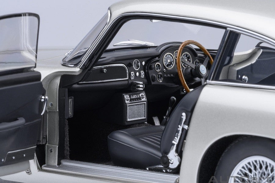 Aston Martin DB5 (Birch Silver) - Autoart 1/18 - 70287 - Passion Diecast 