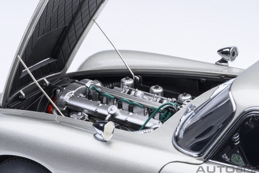 Aston Martin DB5 Goldfinger (Silver) - Autoart 1/18 - 70296 - Passion Diecast 