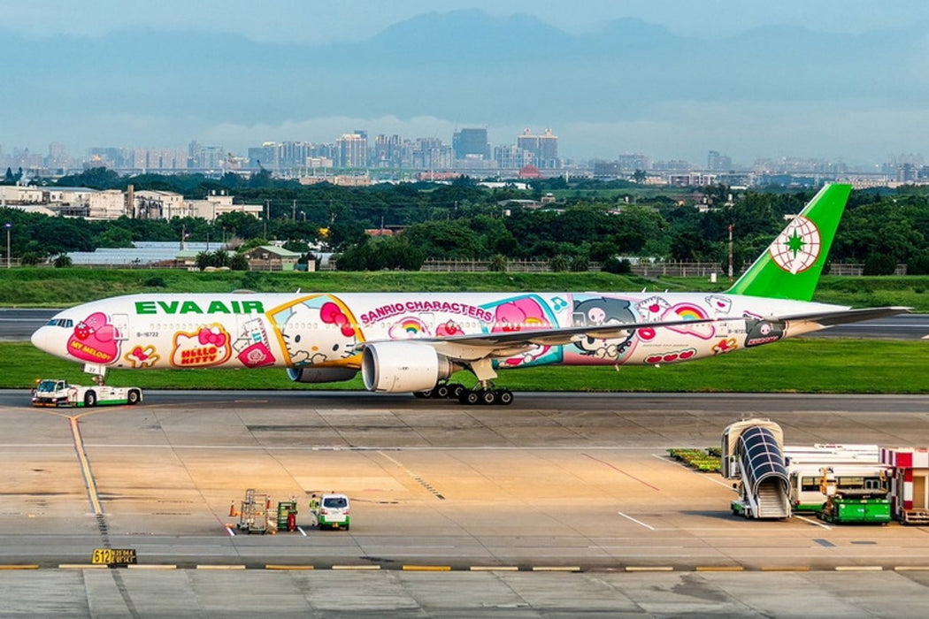 (Preorder)  EVA Airways Boeing 777-300ER "Hello Kitty" / B-16722 / Phoenix Wings 1:400 - 04610