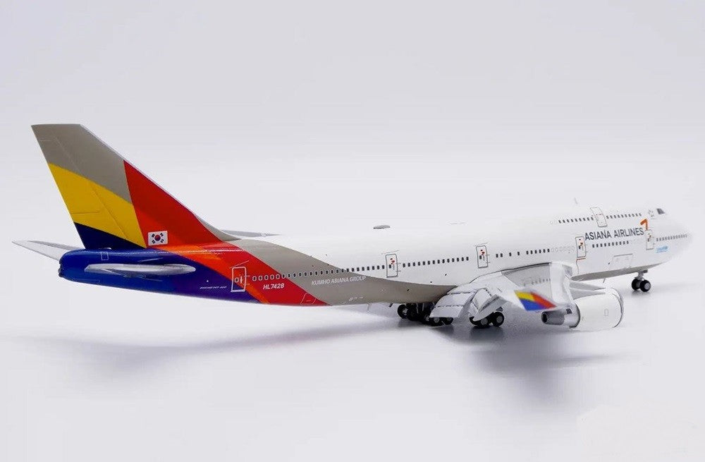 Asiana Boeing 747-400 "Last Flight" / HL7428 /  JC Wings  1:400 / XX40221