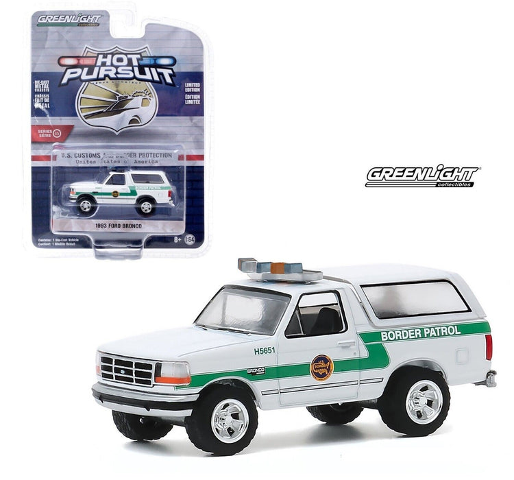 1993 Ford Bronco US Customs  Border Patrol - Hot Pursuit Series 35 -  1-64 greenlight 42920 D -   Passion Diecast