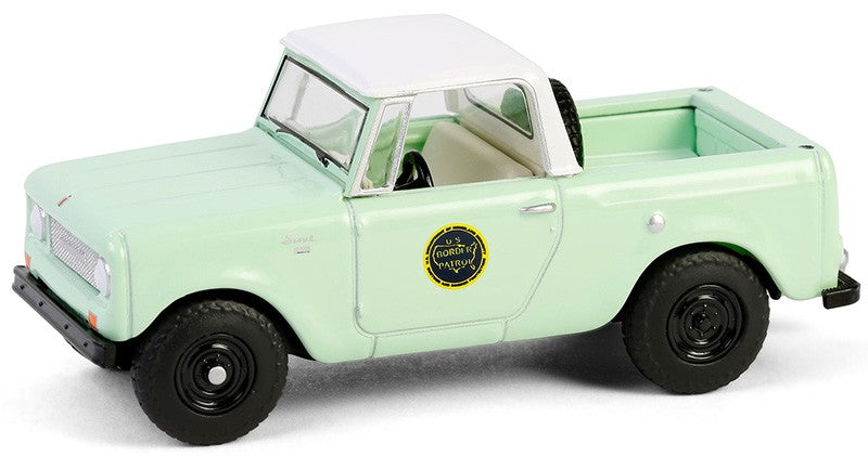 US Border Patrol - 1969 Harvester Scout Half Cab - Hot Pursuit Series Special Edition - 1/64 Greenlight - 43035 A