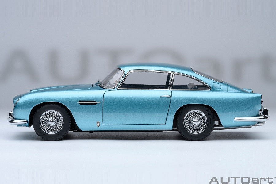 Aston Martin DB5 (Caribbean Pearl) - Autoart 1/18 - 70288 - Passion Diecast 
