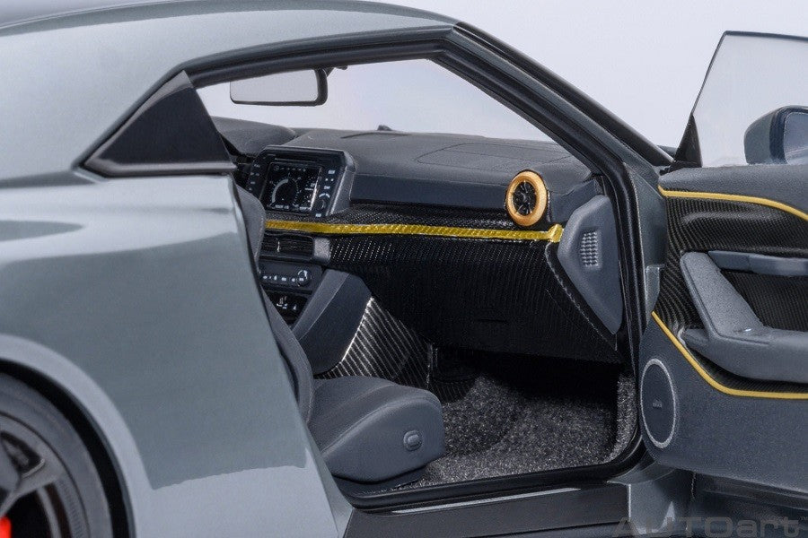 Nissan GT-R50 by Italdesign (Liquid Kinetic Silver/Energetic Sigma Gold) - Autoart 1/18 - 77510 - Passion Diecast 