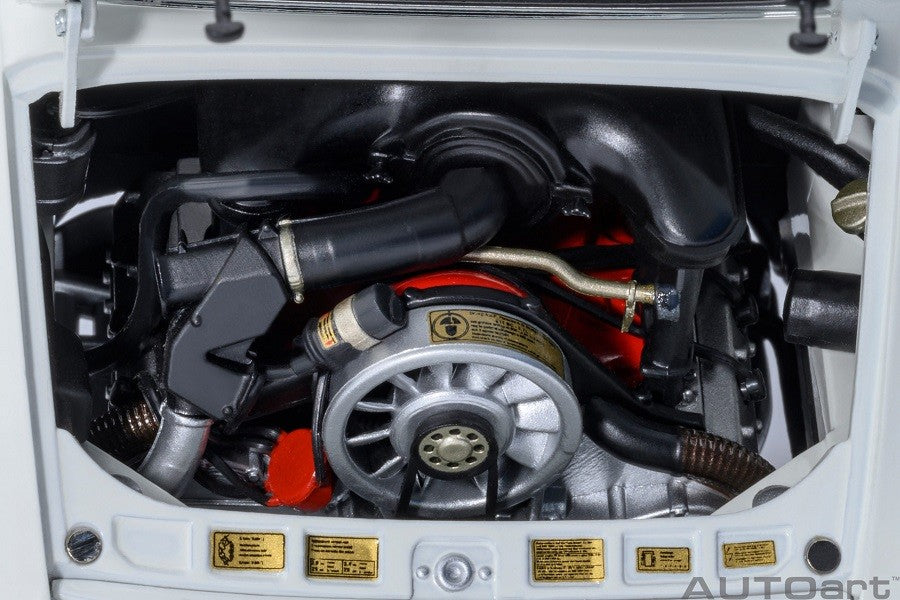 Porsche 911 Carrera 2.7 RS (Grand Prix White with Red stripes) - Autoart 1/18 - 78030 - Passion Diecast 