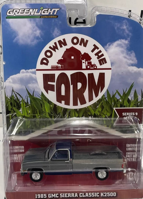 (Green machine) 1985 GMC Sierra Classic K2500 - Down on the Farm Series 9 - 1/64 Greenlight - 448090 DGR