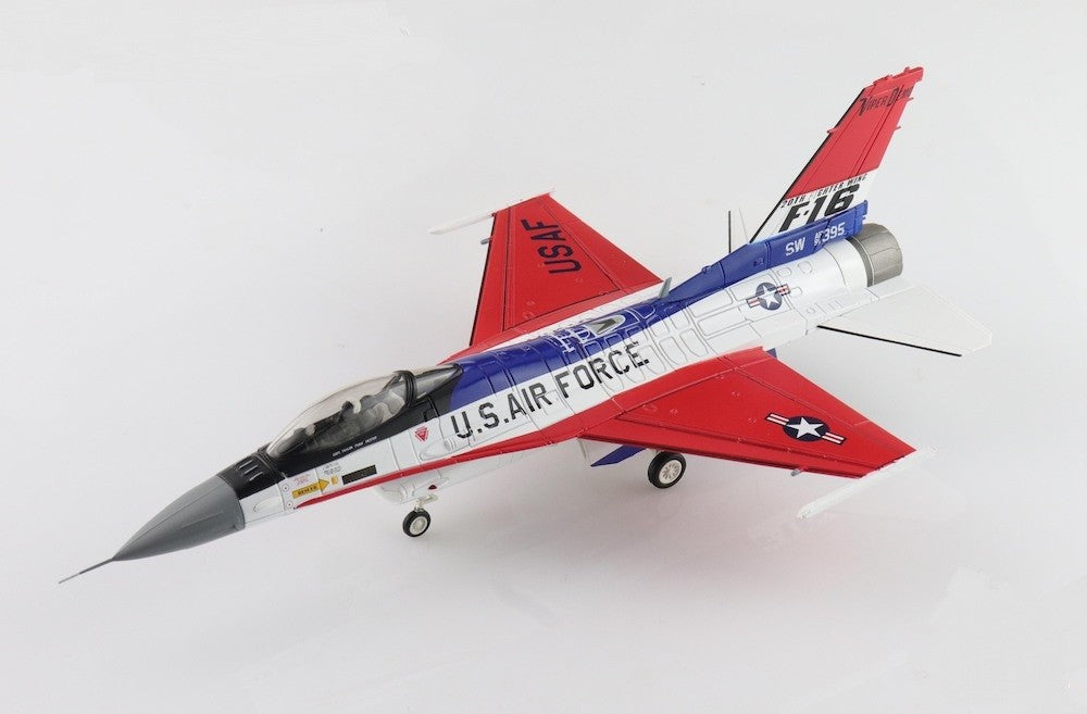 Lockheed F-16CM Fighting Falcon / USAF Viper Demo Team, no. 91-0395, Shaw AFB, SC, 2024 / Hobby Master 1:72 HA38043