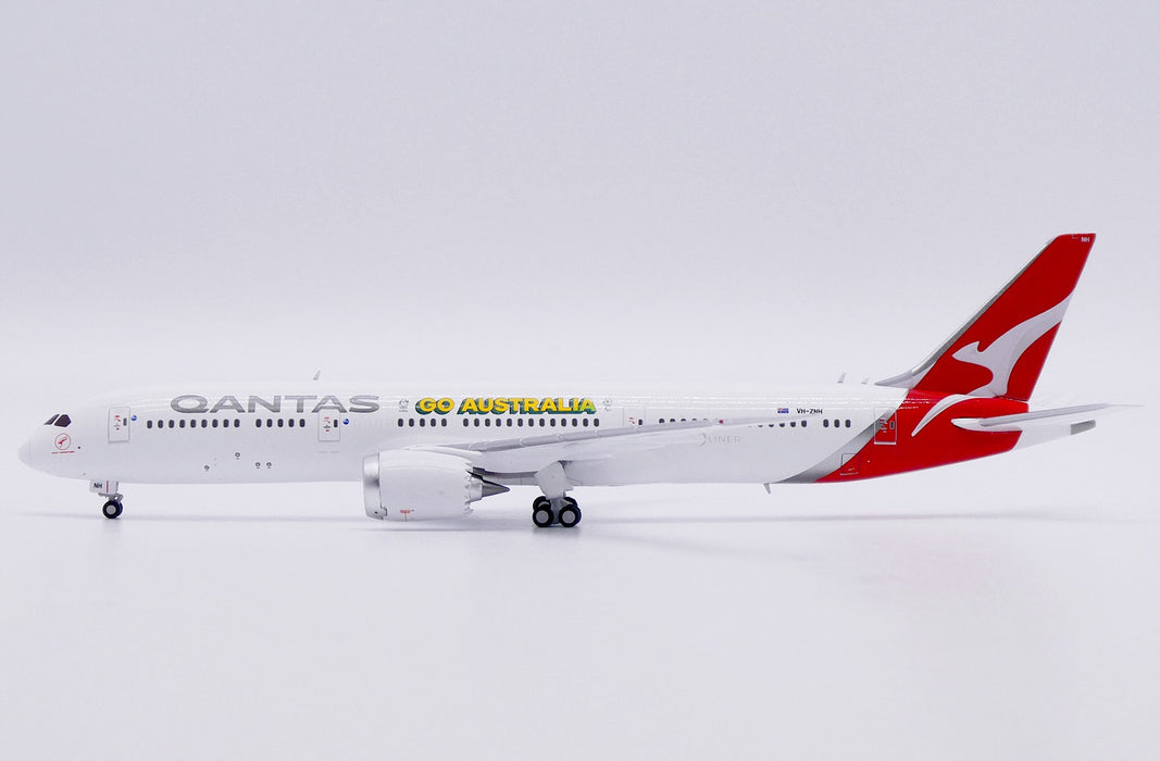 Qantas Boeing B787-9 Dreamliner "Go Australia" / VH-ZNH /  JC Wings  1:400 /  XX40317