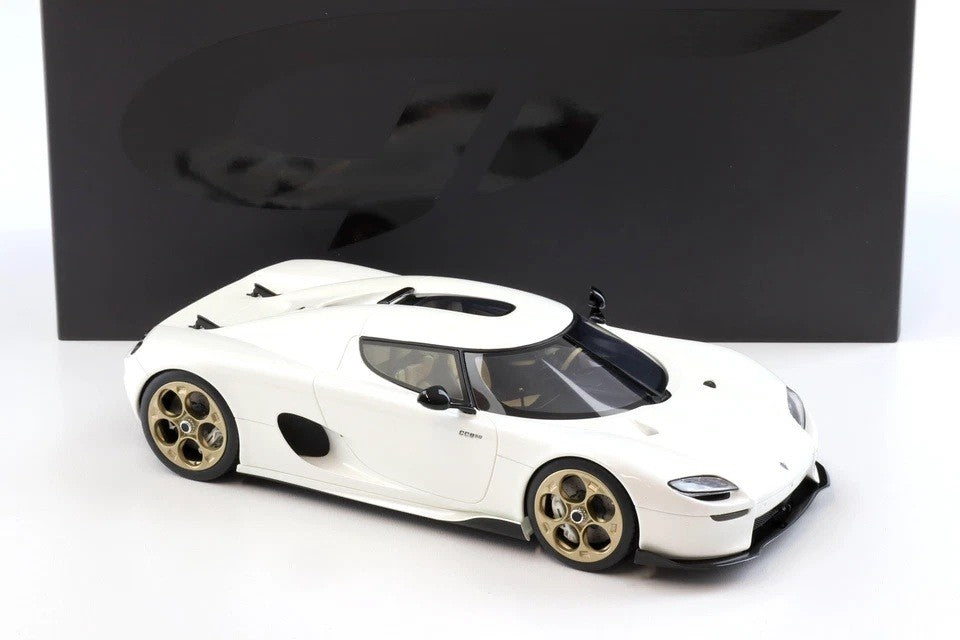 KOENIGSEGG CC850 CRYSTAL WHITE 2024 - 1/18 - GT SPIRIT - GT903