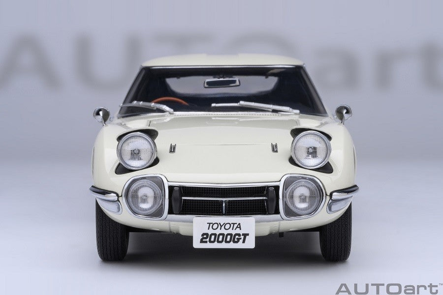 Toyota 2000GT 1967 (White) - Autoart 1/18 - 79546 - Passion Diecast 