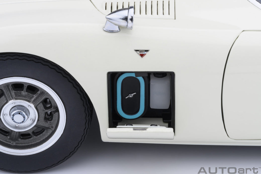 Toyota 2000GT 1967 (White) - Autoart 1/18 - 79546 - Passion Diecast 