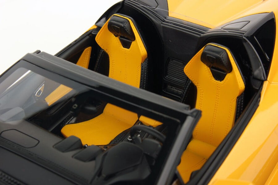 (Used) Lamborghini Huracán LP 610-4 Spyder - Mr Collection  1/18 - LAMBO020D