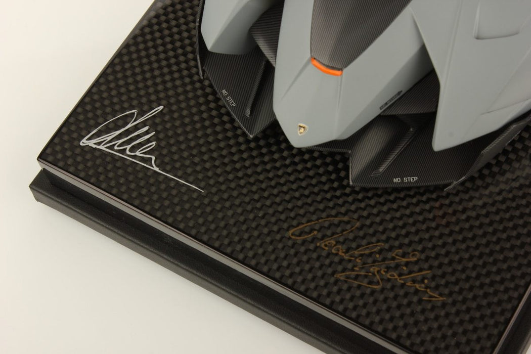 (Used) Lamborghini Egoista with Walter de Silva signature  - Mr Collection  1/18 - EGOISTASPECIAL07