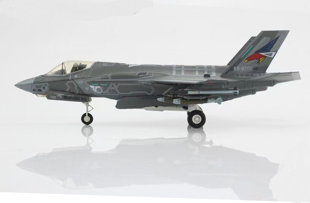 (Preorder) Lockheed F-35A Lightning II / JASDF 302nd Hikotai, no. 69-8702, Misawa AB, Japan / Hobby Master 1:72  HA4443