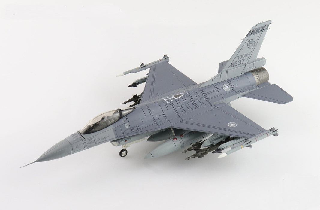 Lockheed F-16V Fighting Falcon / ROCAF 22nd TFG, no. 6637, 6 x GBU-12, Taiwan / Hobby Master 1:72 HA38057