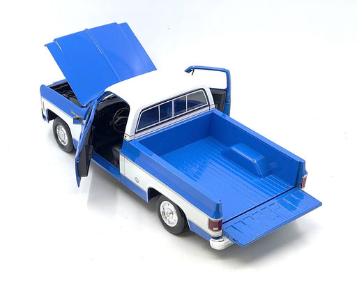 1974 Chevrolet C10 Cheyenne Super - Blue White Two Tone - 1/18 - MAISTO - 31467 BL -  Passion Diecast 