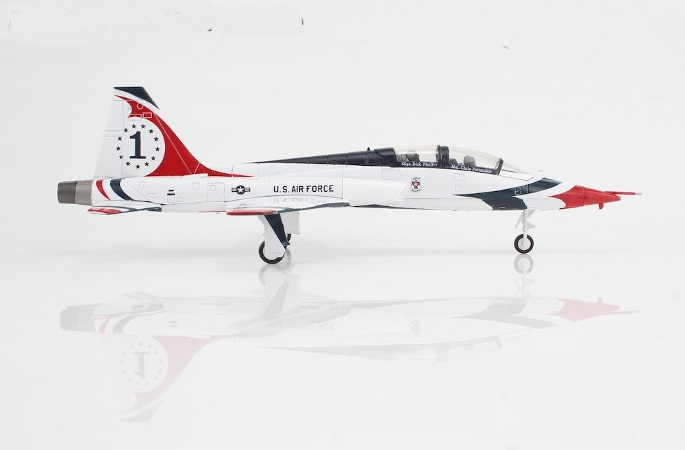 Northrop T-38C Talon / USAF Thunderbirds, no.1, 1970s / Hobby Master 1:72  HA5415