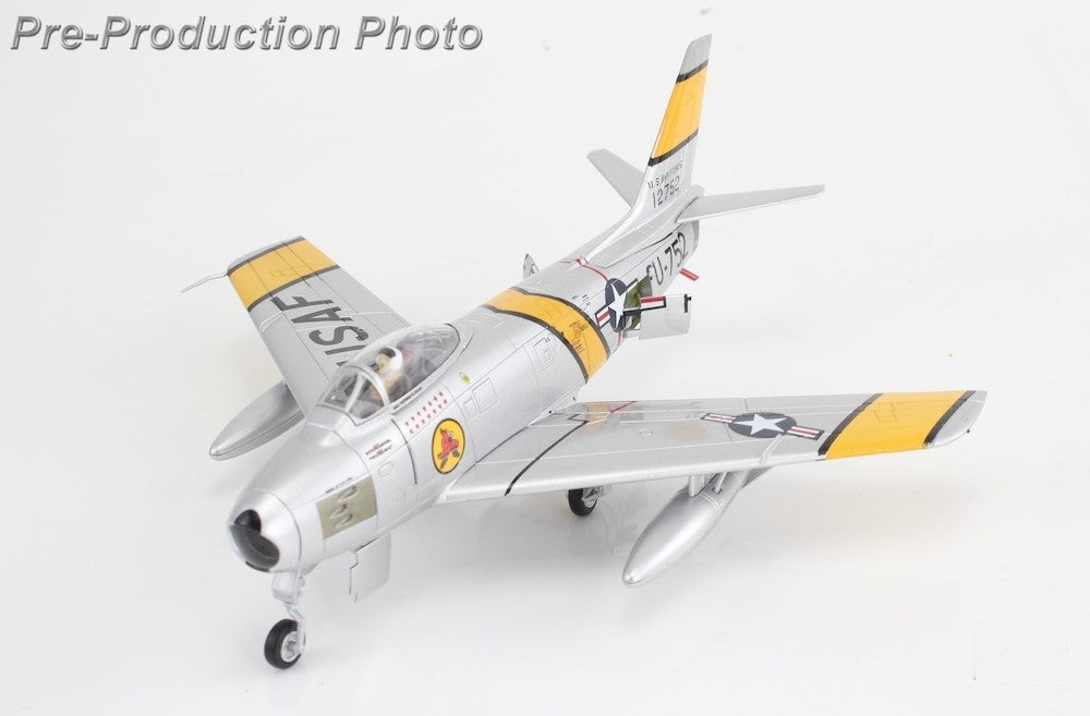 North American F-86E Sabre / USAF 4th FIG, 334th FIS, G. Davis, South Korea / Hobby Master 1:72  HA4328