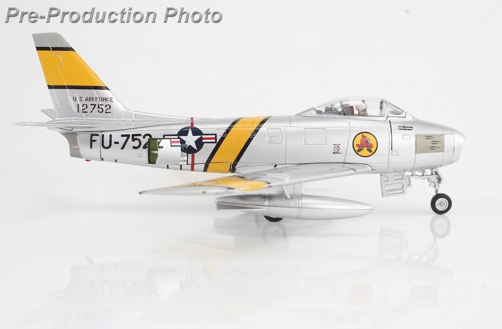 North American F-86E Sabre / USAF 4th FIG, 334th FIS, G. Davis, South Korea / Hobby Master 1:72  HA4328