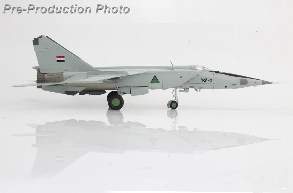 Mikoyan-Gurevich MiG-25RBT Foxbat-B / IQAF, USAF National Museum, OH / Hobby Master 1:72  HA5652