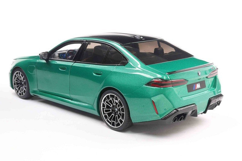 BMW M5 M 2025 - Isle of Man Green - Solido - 1/18 - S1814701 - Passion Diecast 