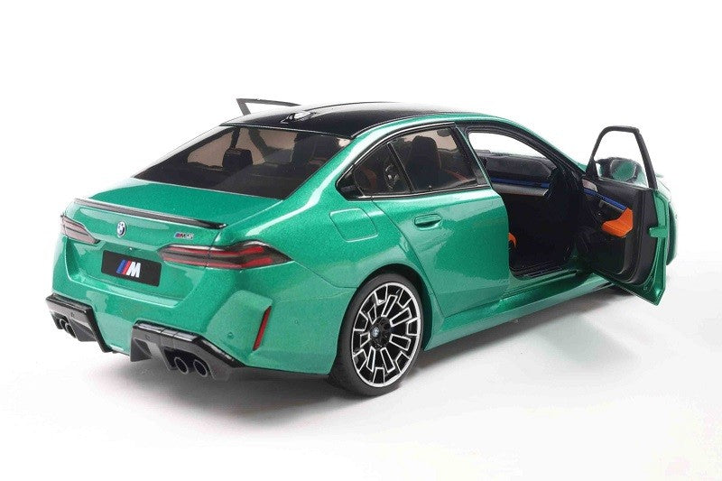 BMW M5 M 2025 - Isle of Man Green - Solido - 1/18 - S1814701 - Passion Diecast 