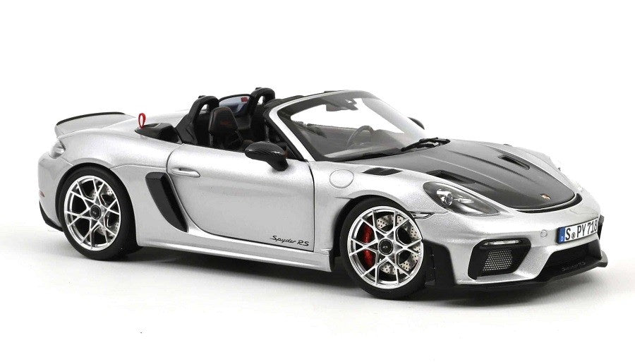 Porsche 718 Spyder RS w/ Weissach Pack 2023 GT-Silver metallic - Norev 1-18 - 187270 - Passion Diecast