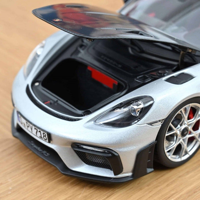 Porsche 718 Spyder RS w/ Weissach Pack 2023 GT-Silver metallic - Norev 1-18 - 187270 - Passion Diecast