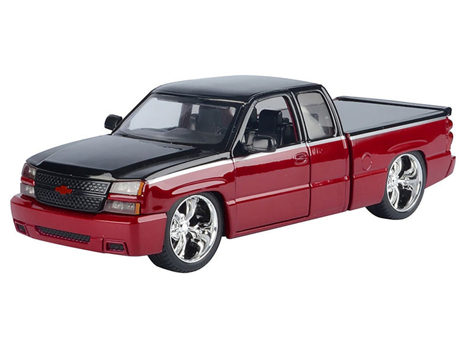 Chevy Silverado Extended Cab 2006 Custom - Red with Black Two-Tone - Motormax 1/25 - 79039 RDBK Passion Diecast