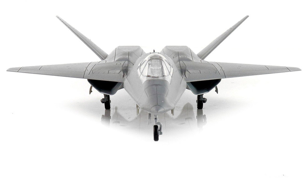 (Preorder) Northrop YF-23 Black Widow II / USAF, no. 87-0801 PAV-2, Edwards AFB, CA, 1990 / Hobby Master 1:72 HA2850