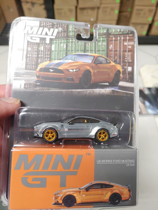 CHASE CAR LB-WORKS FORD MUSTANG LB Gold - Mini GT - 1:64 - MGT00847GT