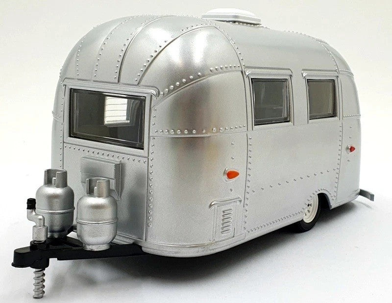 Trailers - Airstream 16ft Bambi Sport - chrome finish  Greenlight 1/24 18228  Passion Diecast 
